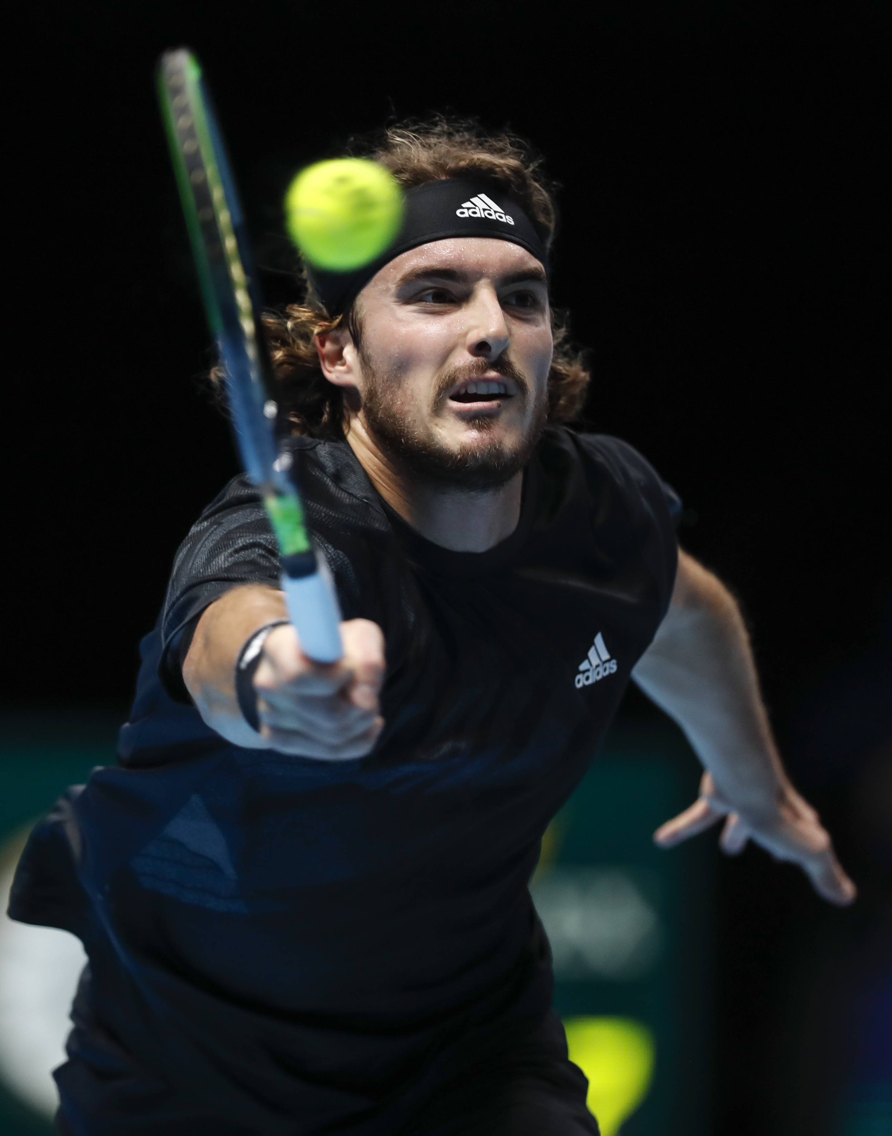 世界网球队完胜美国网球队，西西帕斯绝境逆转