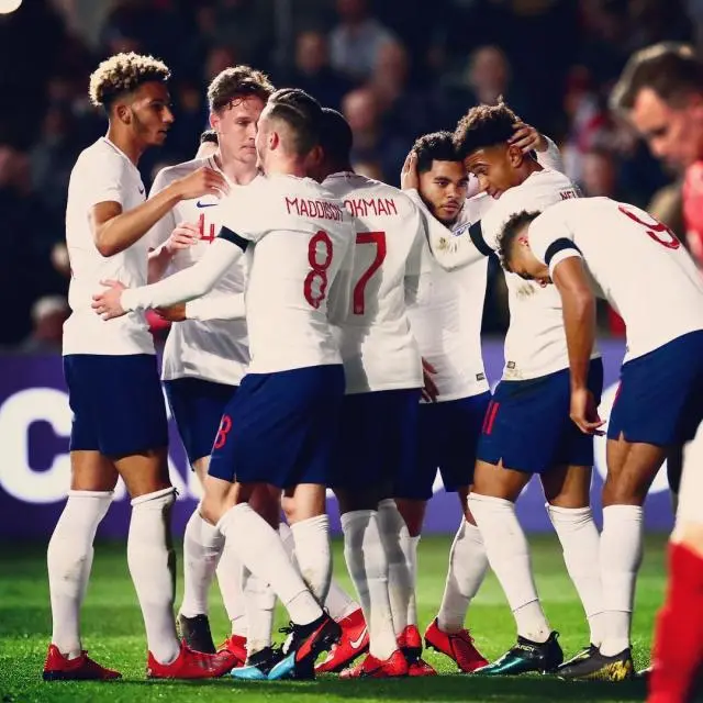 英格兰队碾压中国队，许昕带队取胜