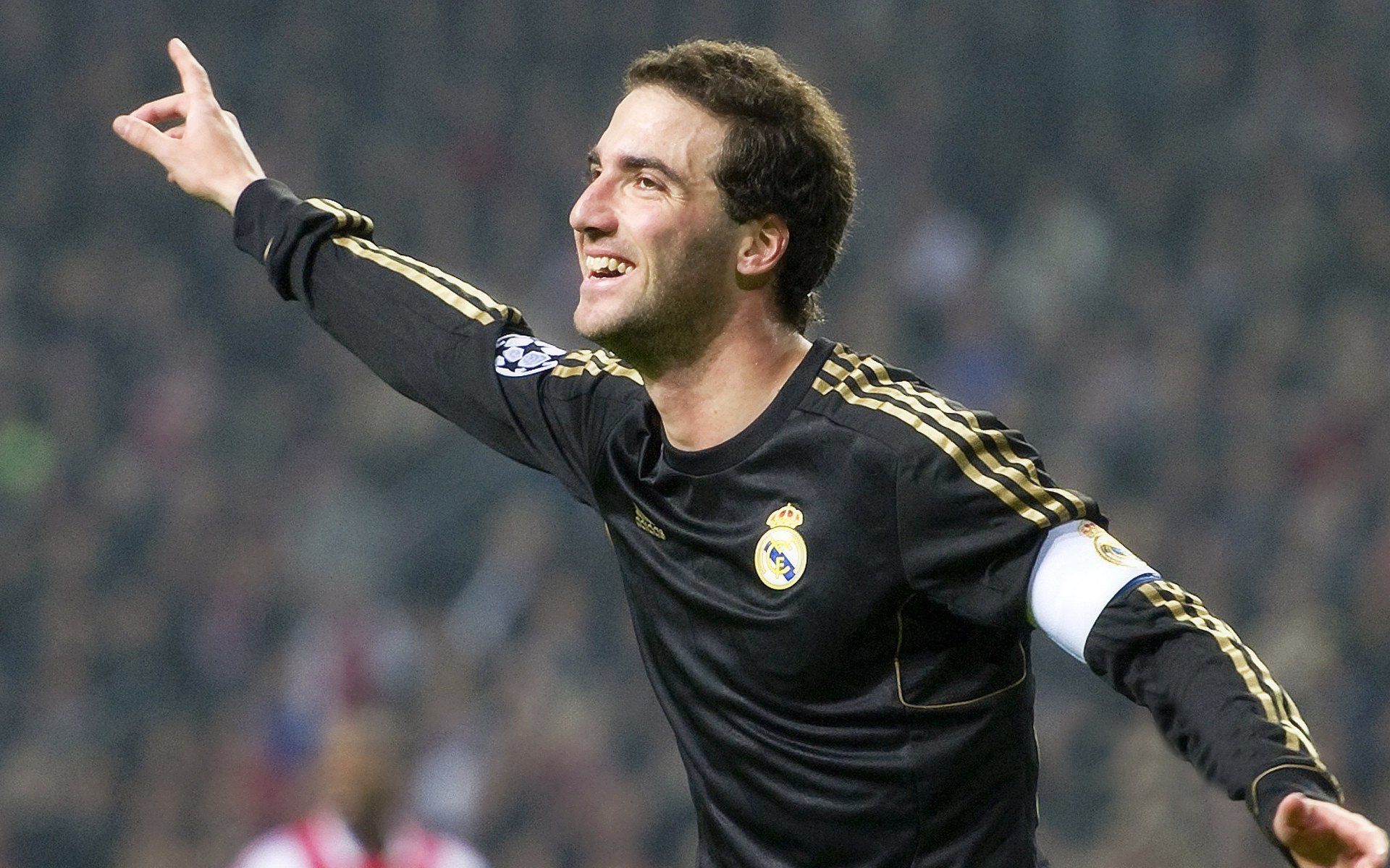 欧冠幽灵主场，皇马破咒玻利维亚，蒂亚戈一剑封喉