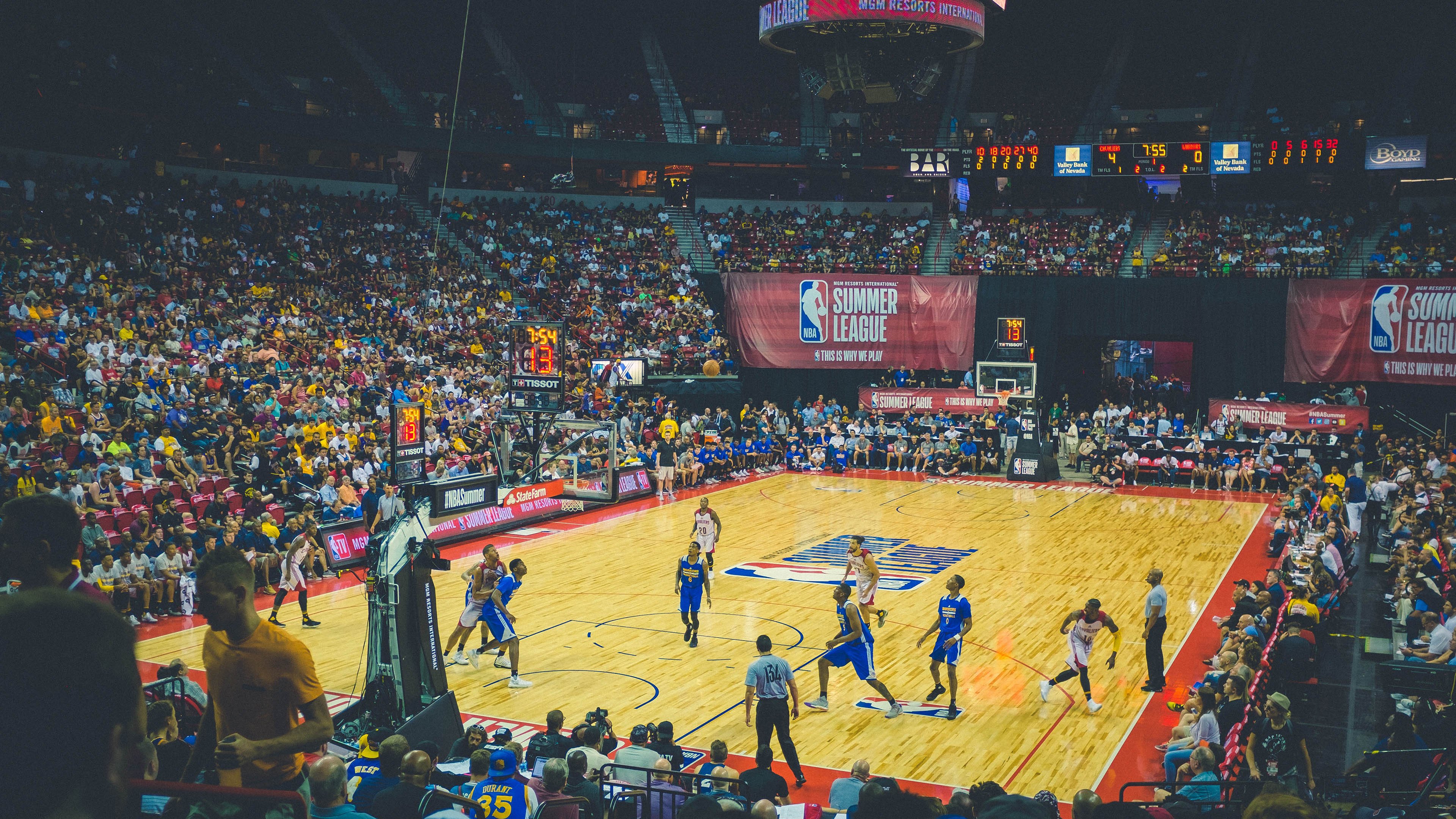 共振胜利，当亚特兰大战神遇见NBA总决赛的足球幽灵