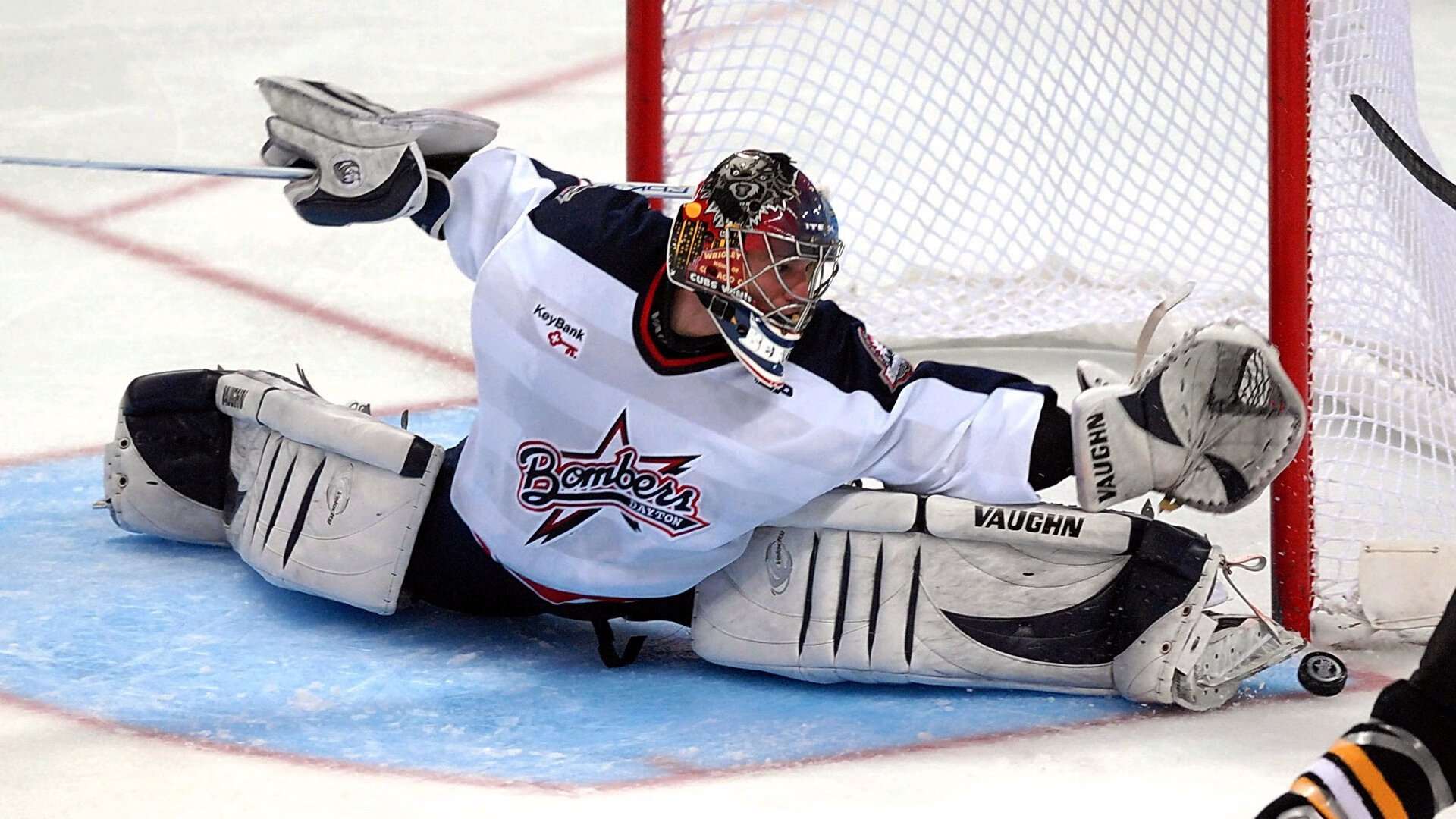 深圳队客场擒鹰，霍勒迪打爆防线显神威