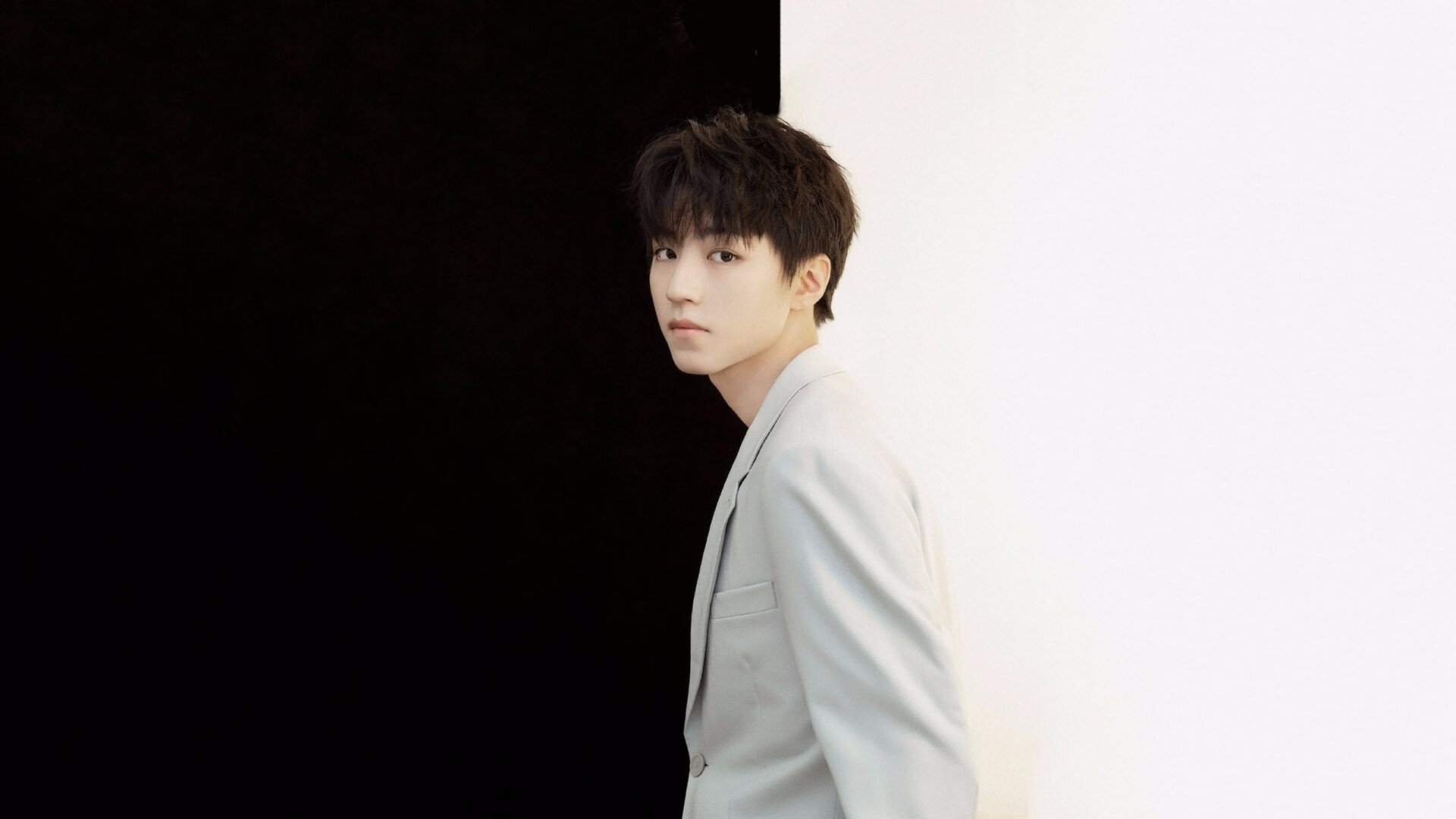 德比之夜，新王当立，马丁内斯用利刃刺破星辰，在伯纳乌写下唯一宣言