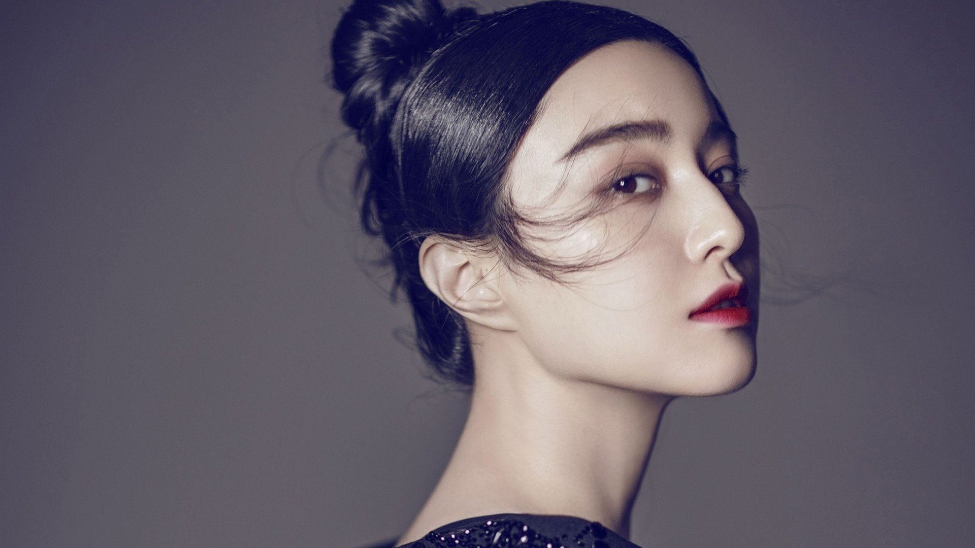 夜战东方明珠,詹姆斯压哨封神,上海队险胜篮网